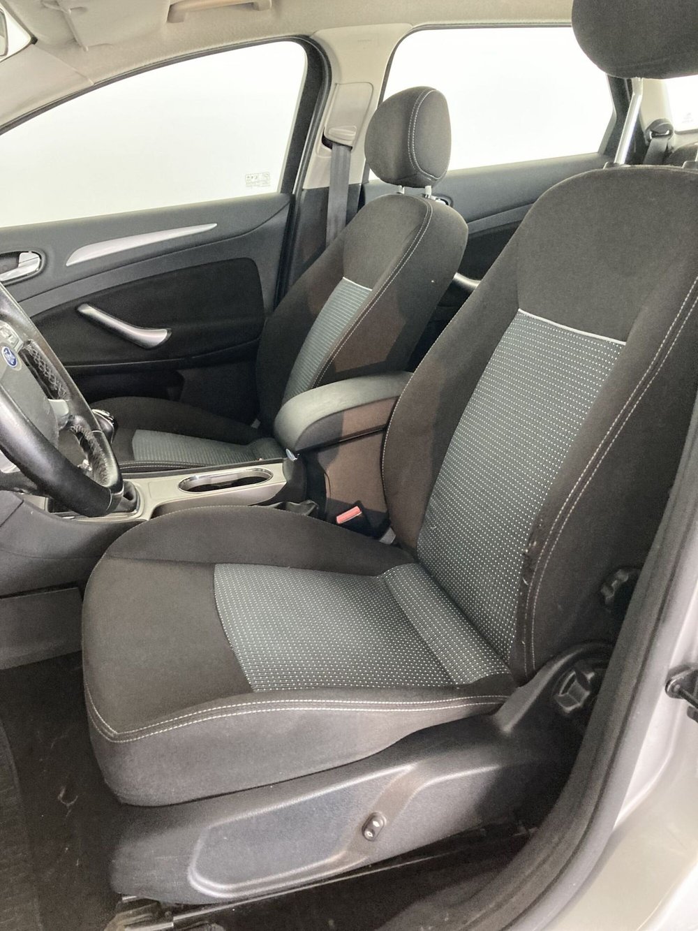 Ford Mondeo Station Wagon usata a Foggia (5)