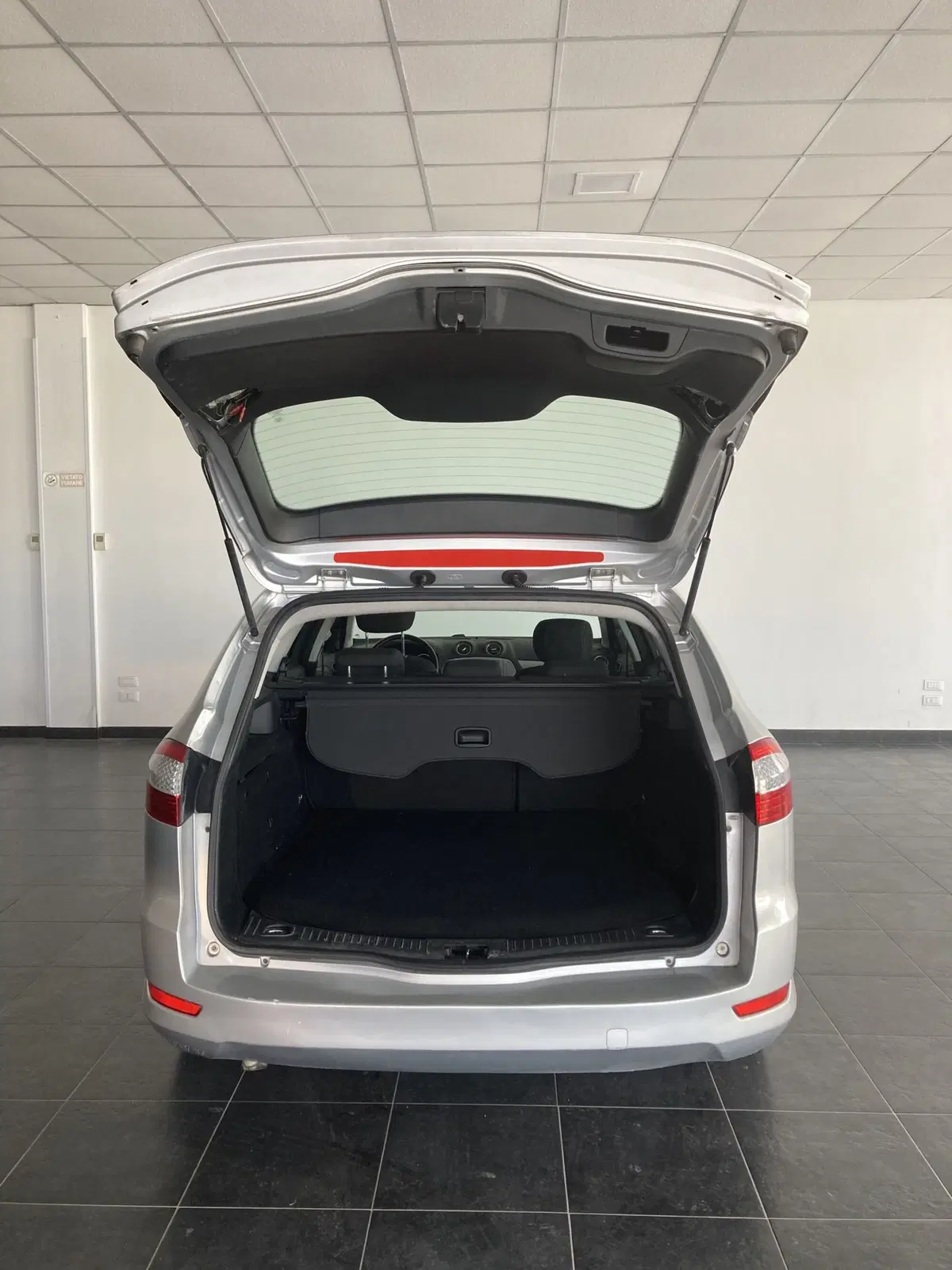 Ford Mondeo Station Wagon usata a Foggia (8)