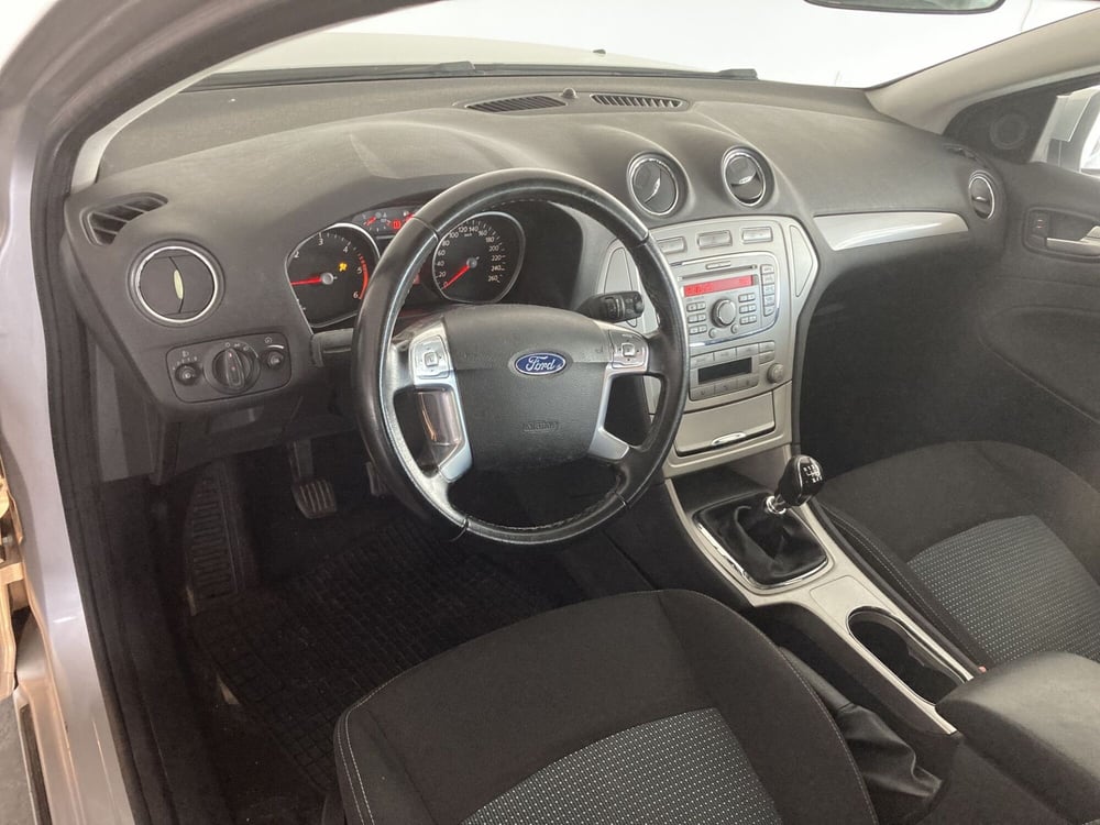 Ford Mondeo Station Wagon usata a Foggia (9)