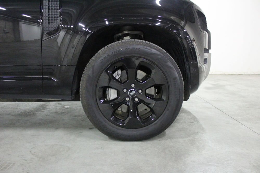 Land Rover Defender usata a Brescia (9)