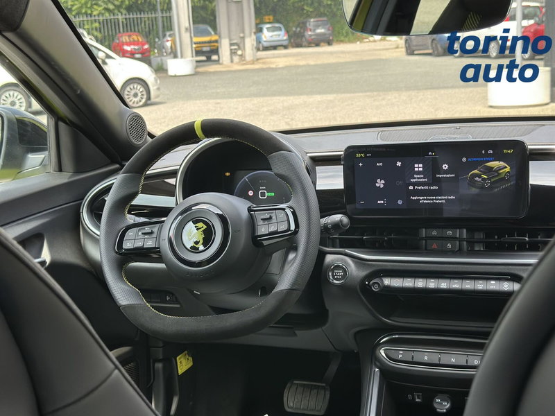 Abarth 600e nuova a Torino (17)