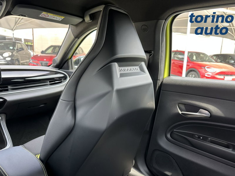 Abarth 600e nuova a Torino (18)
