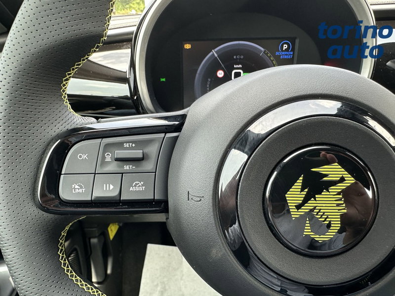 Abarth 600e nuova a Torino (19)
