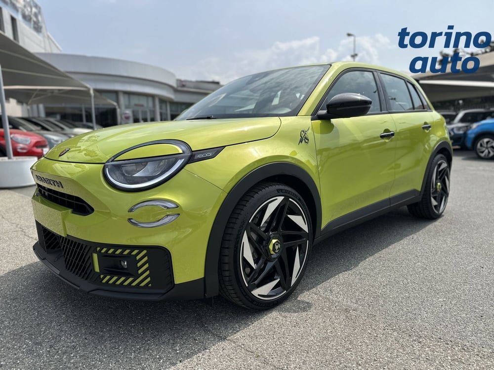 Abarth 600e nuova a Torino (3)
