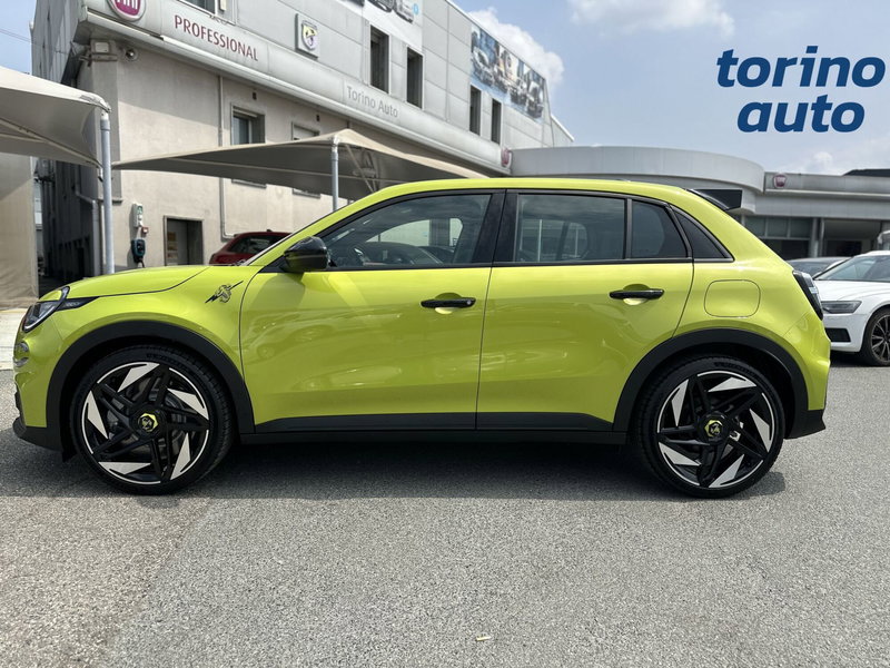 Abarth 600e nuova a Torino (4)
