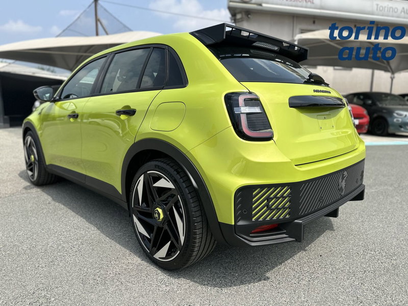 Abarth 600e nuova a Torino (5)