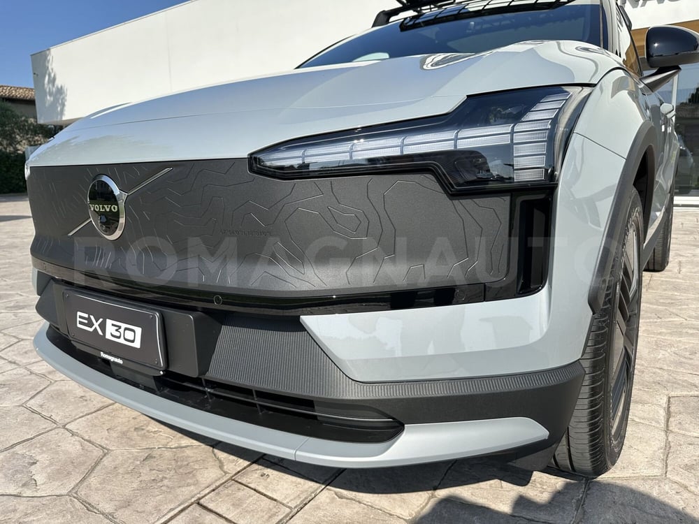 Volvo EX30 Cross Country nuova a Forlì-Cesena (10)