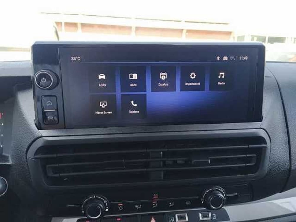 Opel Vivaro nuova a Milano (14)