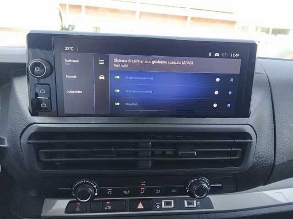 Opel Vivaro nuova a Milano (16)