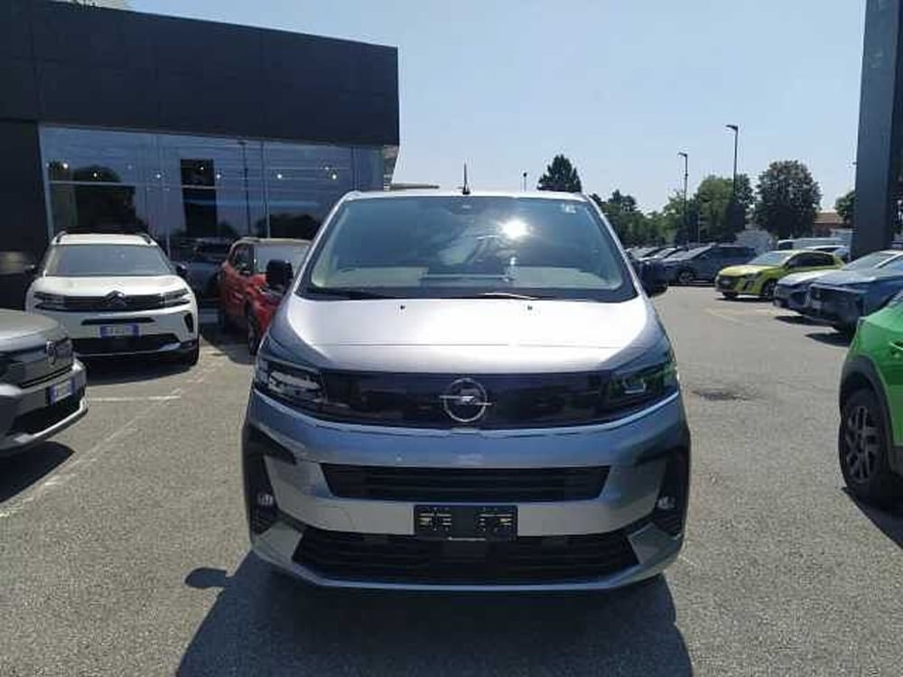Opel Vivaro nuova a Milano (2)