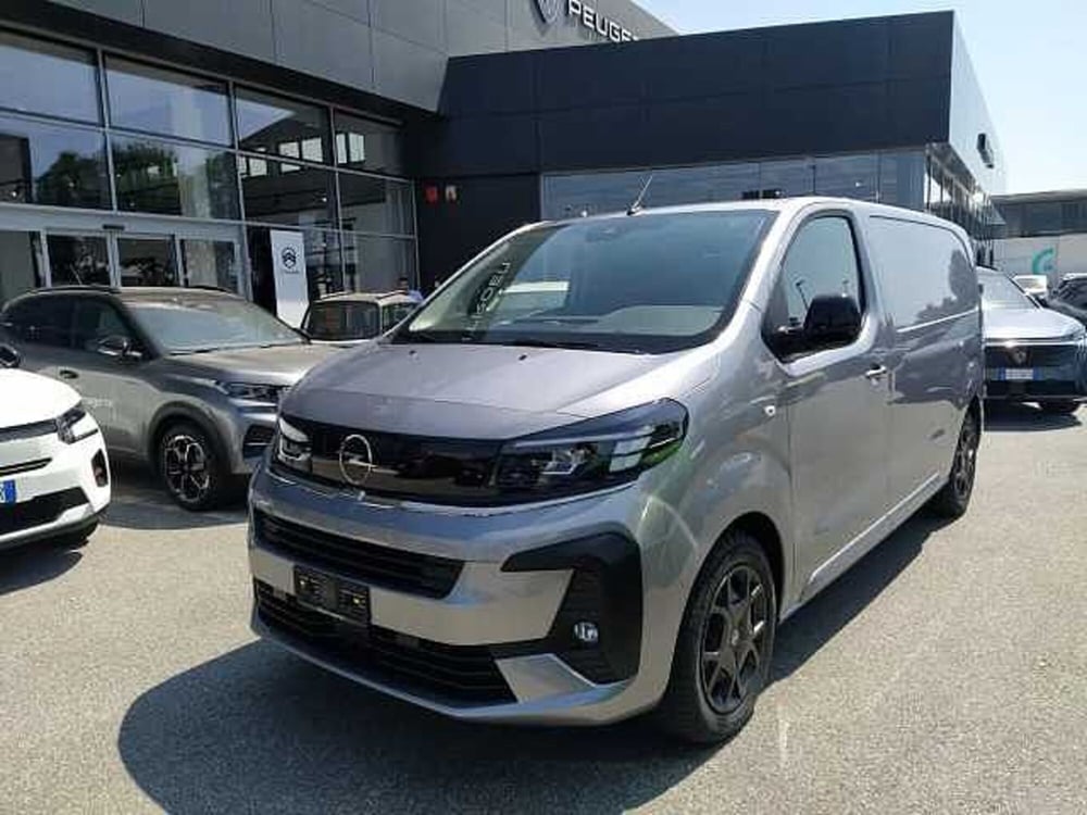 Opel Vivaro nuova a Milano (3)