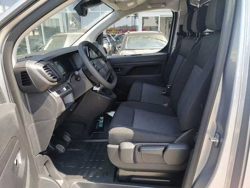 Opel Vivaro nuova a Milano (9)