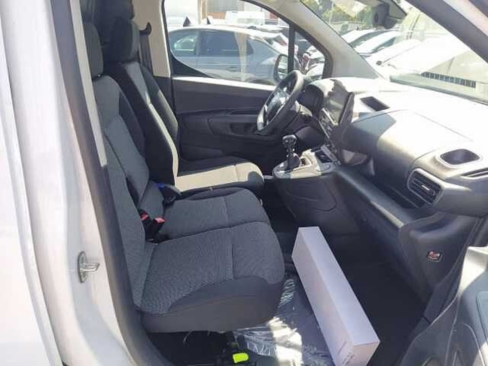 Opel Combo Furgone nuova a Milano (11)