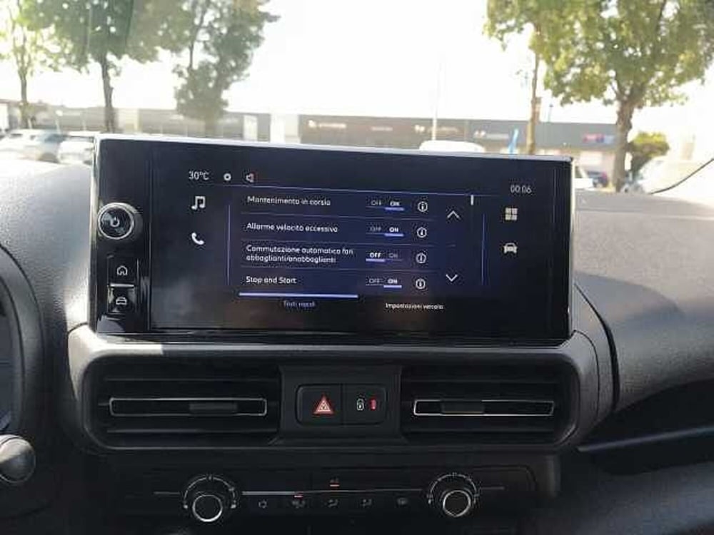 Opel Combo Furgone nuova a Milano (16)