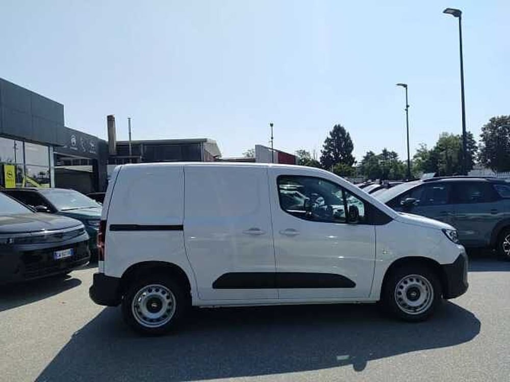 Opel Combo Furgone nuova a Milano (4)