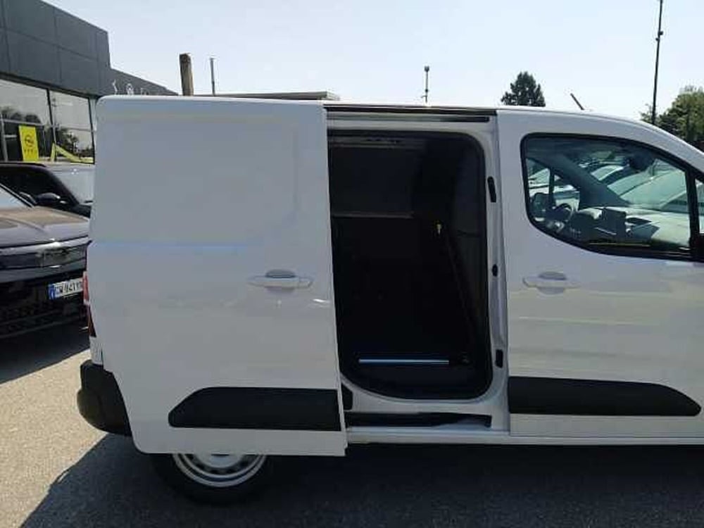 Opel Combo Furgone nuova a Milano (5)