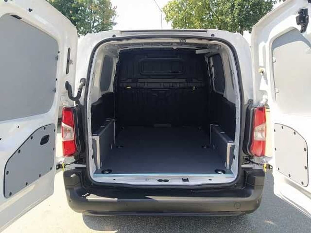 Opel Combo Furgone nuova a Milano (8)