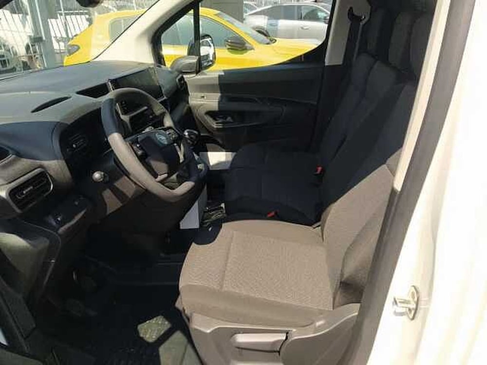 Opel Combo Furgone nuova a Milano (9)
