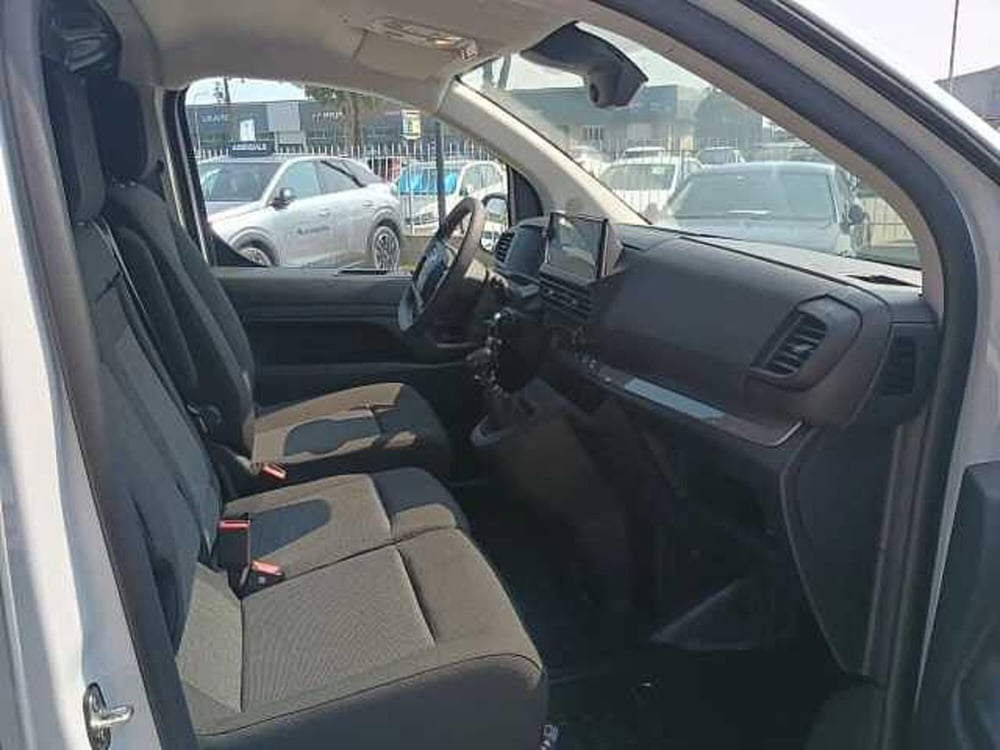 Opel Vivaro nuova a Milano (12)