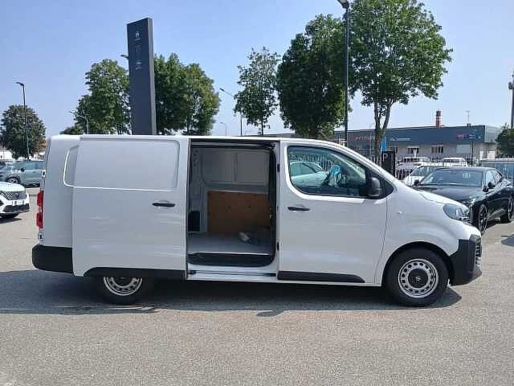 Opel Vivaro nuova a Milano (5)