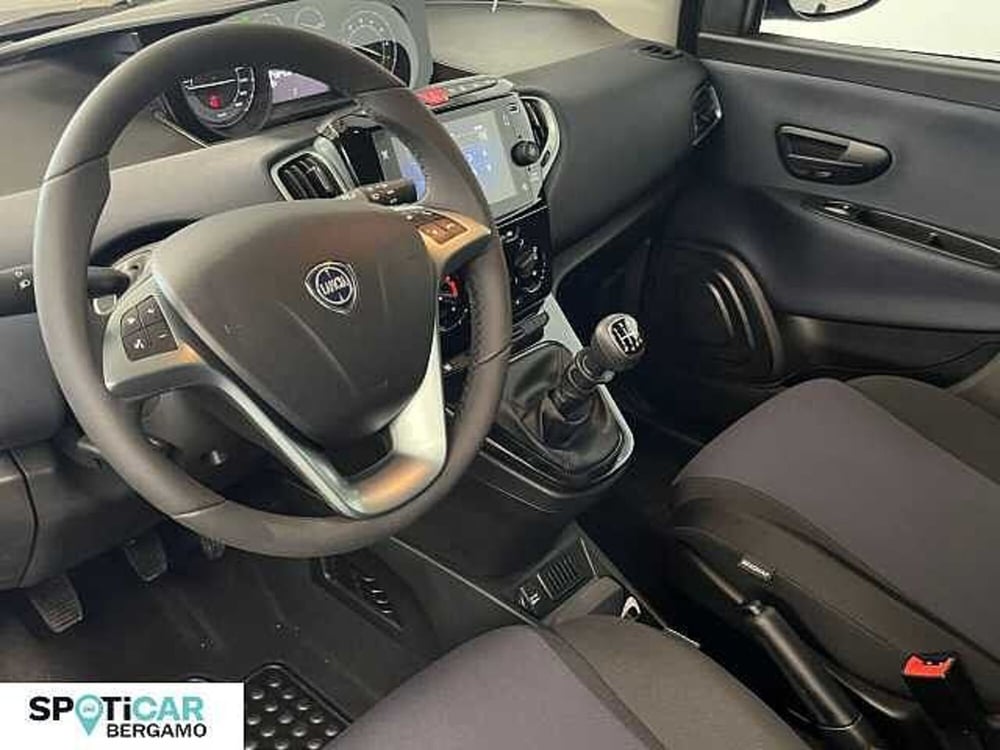 Lancia Ypsilon nuova a Bergamo (6)