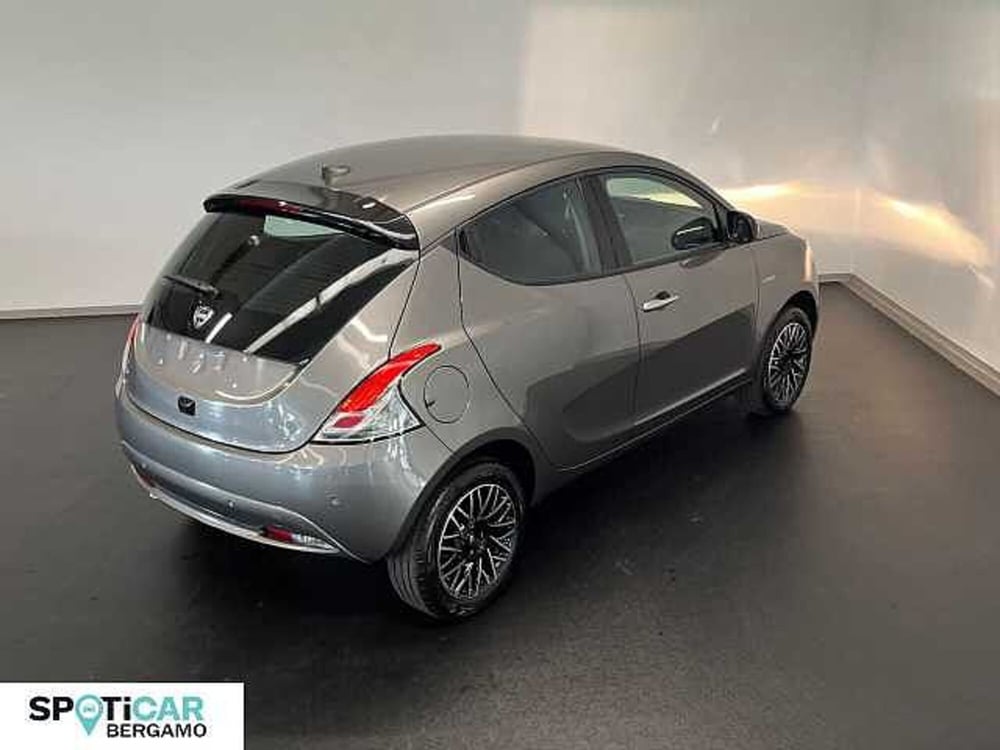 Lancia Ypsilon nuova a Bergamo (7)