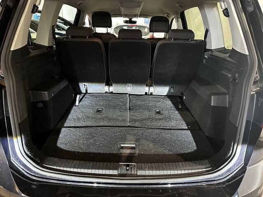 Volkswagen Touran usata a Genova (9)