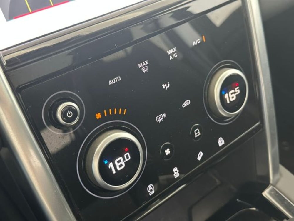 Land Rover Discovery Sport usata a Modena (14)