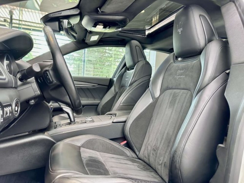 Maserati Ghibli usata a Torino (10)