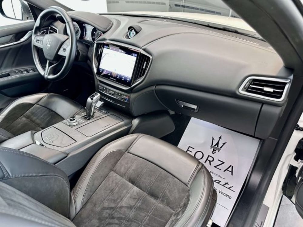 Maserati Ghibli usata a Torino (13)