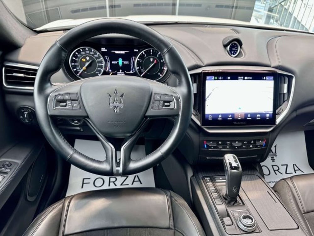 Maserati Ghibli usata a Torino (14)
