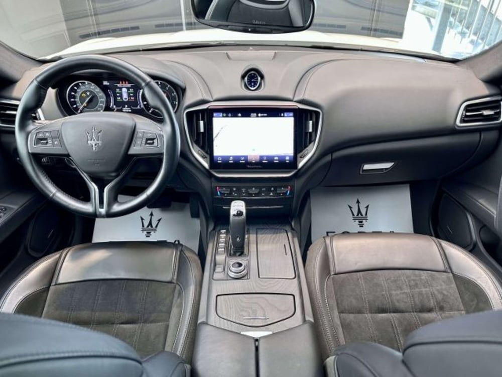 Maserati Ghibli usata a Torino (15)