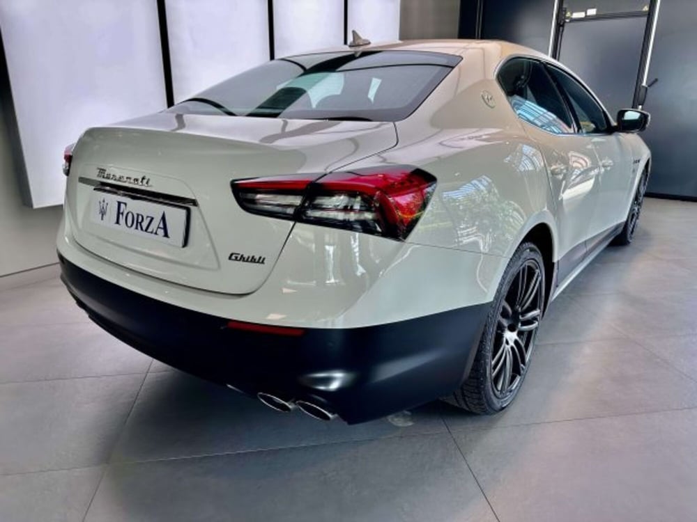 Maserati Ghibli usata a Torino (6)