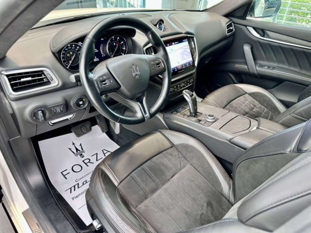 Maserati Ghibli usata a Torino (9)