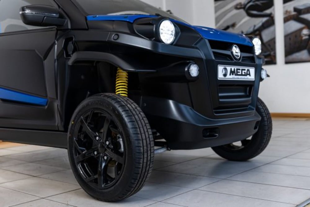 Aixam Mega e Scouty nuova a Firenze (2)