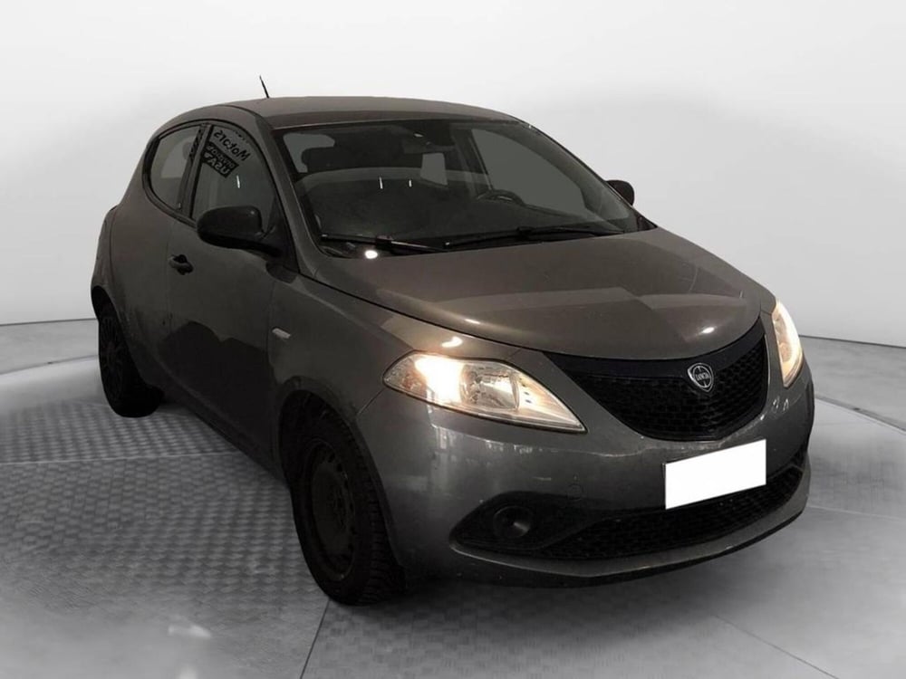 Lancia Ypsilon usata a Torino (3)
