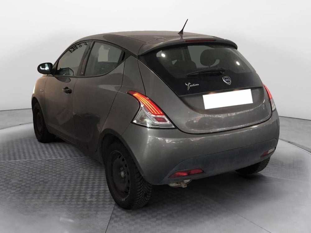 Lancia Ypsilon usata a Torino (6)
