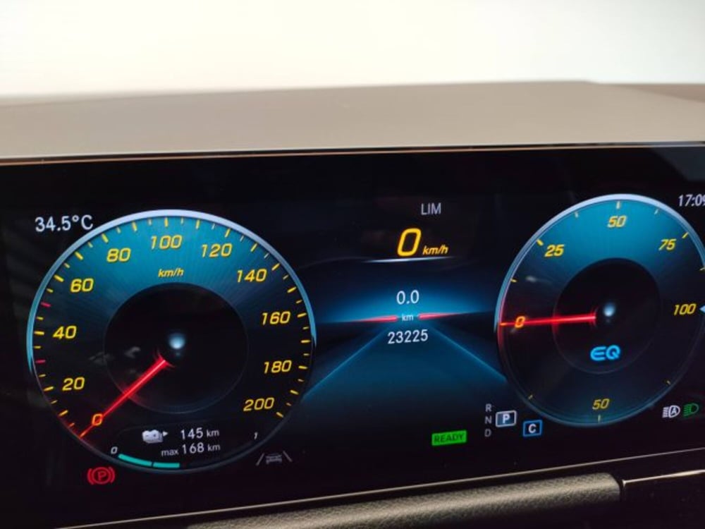 Mercedes-Benz EQA usata a Teramo (15)