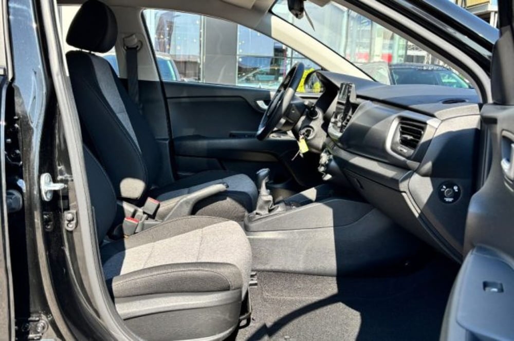Kia Stonic usata a Latina (8)