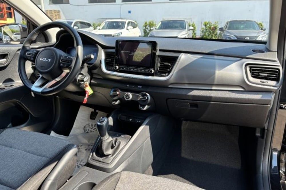 Kia Stonic usata a Latina (9)