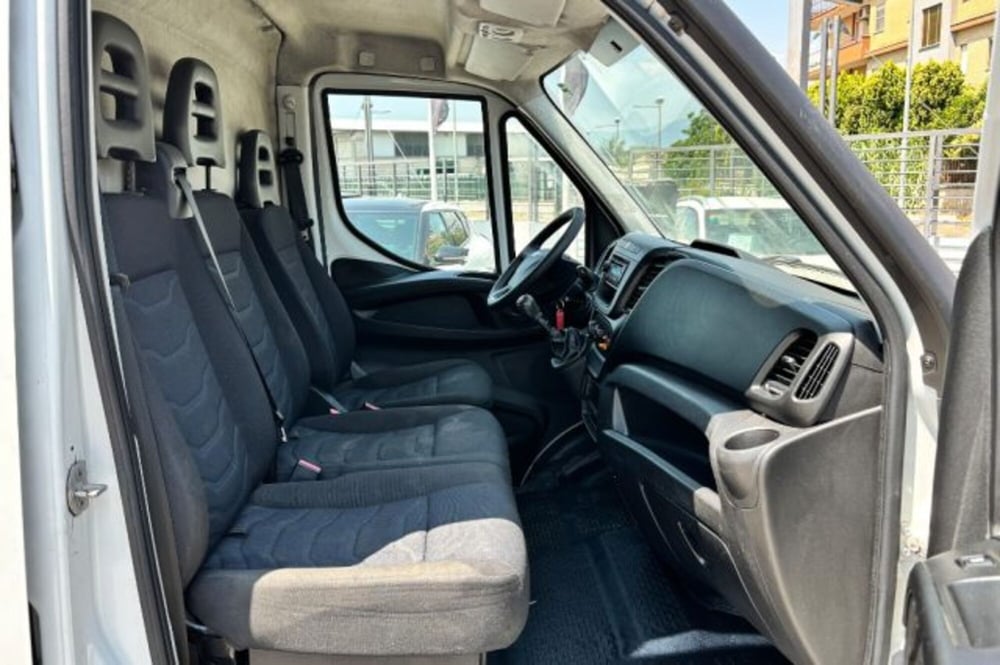 Iveco Daily Furgone usata a Latina (8)