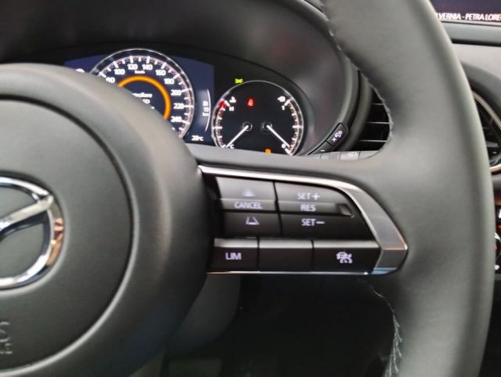 Mazda CX-30 nuova a Como (11)