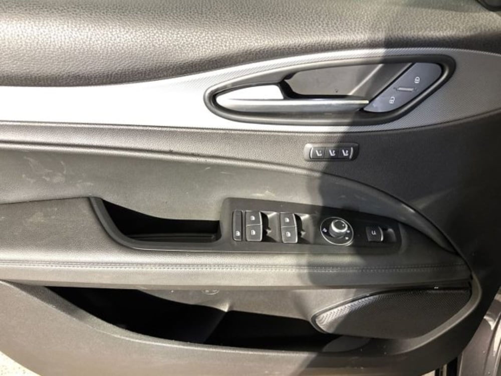 Alfa Romeo Stelvio usata a Bologna (10)