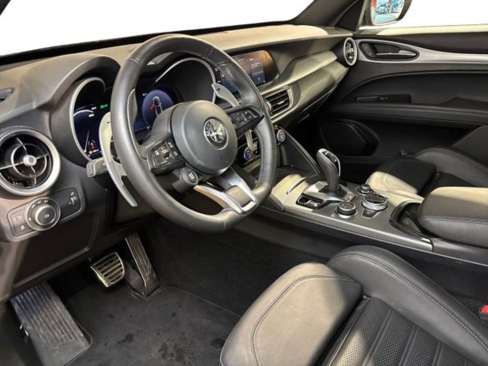 Alfa Romeo Stelvio usata a Bologna (11)