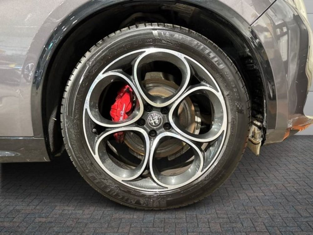 Alfa Romeo Stelvio usata a Bologna (8)