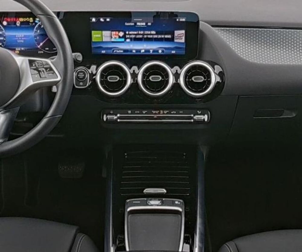 Mercedes-Benz GLA SUV usata a Milano (6)