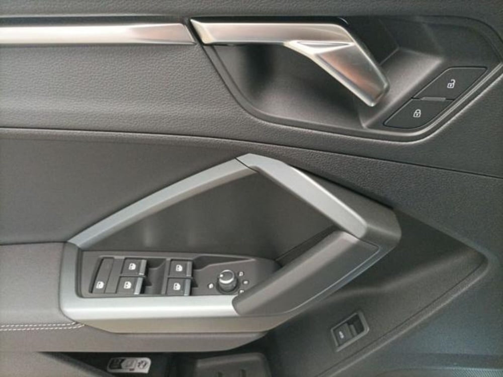 Audi Q3 Sportback nuova a Milano (15)