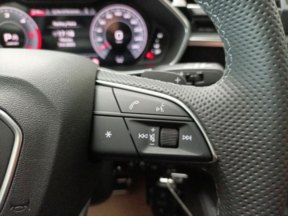 Audi Q3 Sportback nuova a Milano (16)
