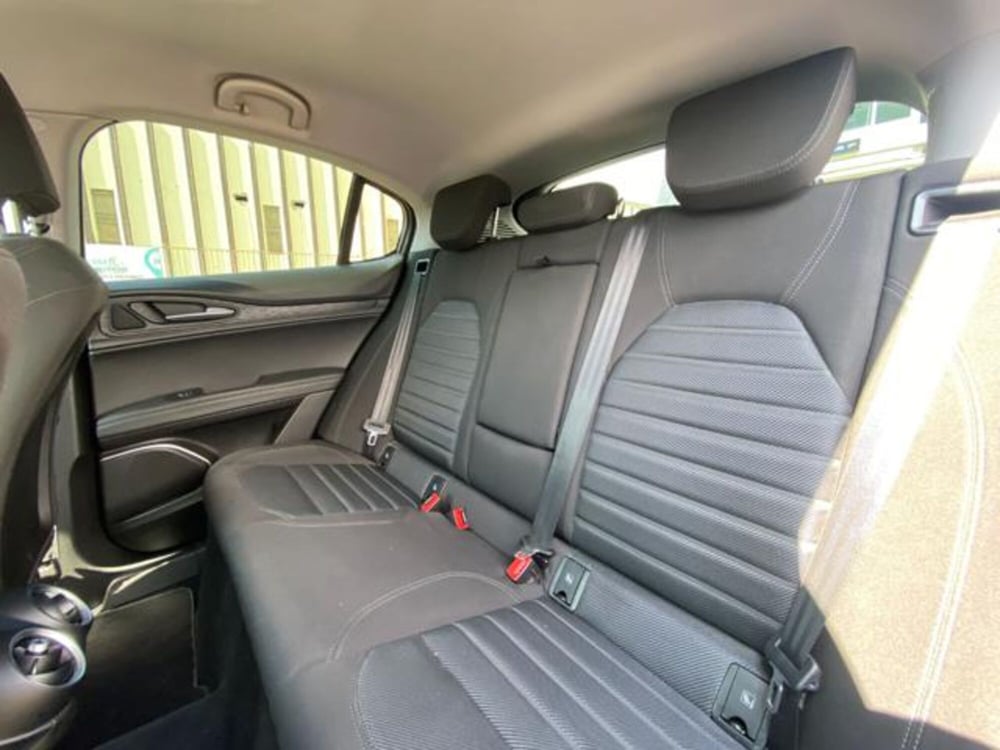 Alfa Romeo Stelvio usata a Firenze (12)