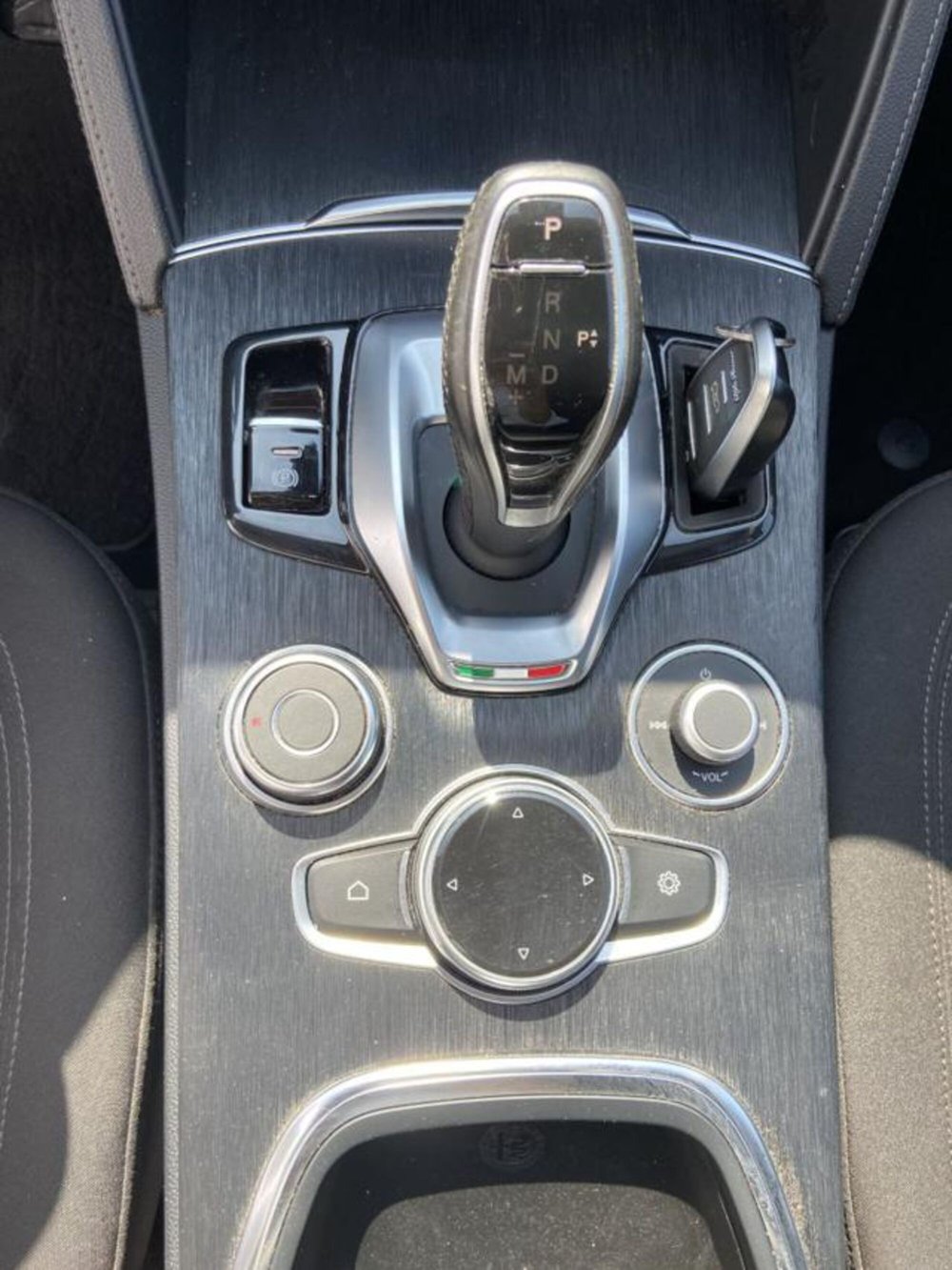 Alfa Romeo Stelvio usata a Firenze (14)